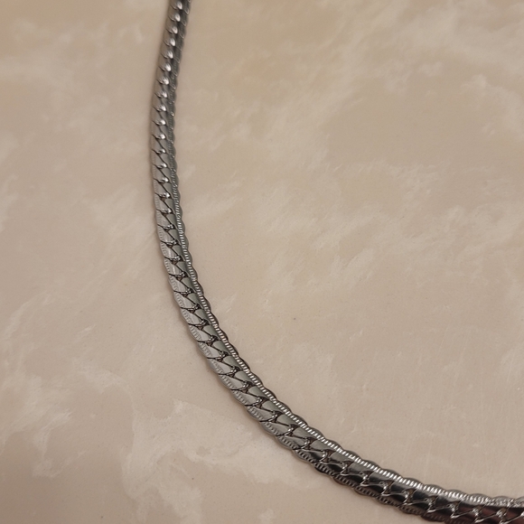 Silver Sideways Chain Link Necklace - Picture 2 of 7